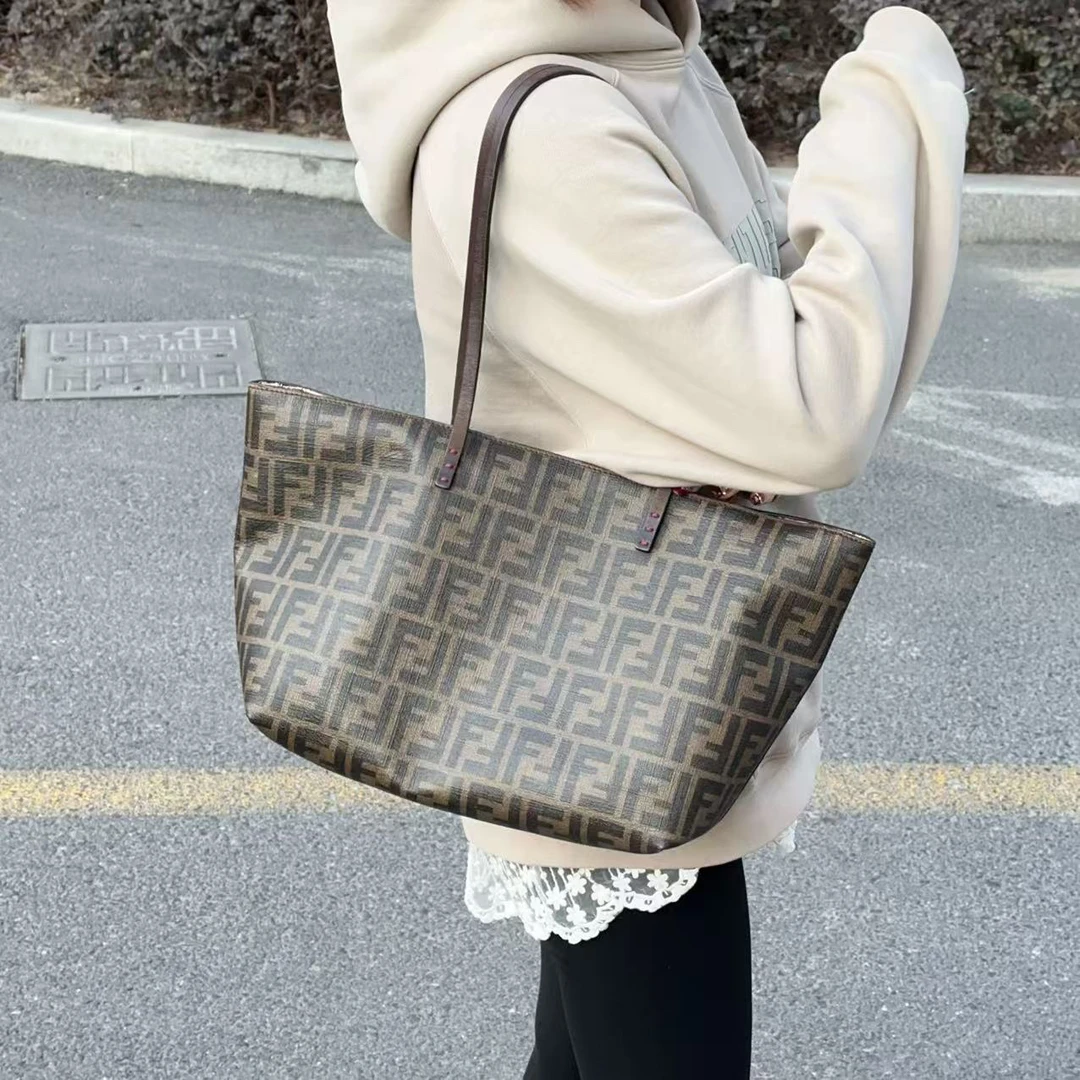95新 FENDI/芬迪 fendi老花托特包/95新/聪聪