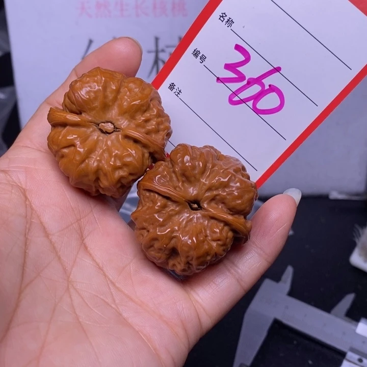 文玩核桃把件360，37蛤蟆头色差