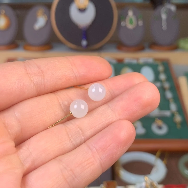 和田玉18K金镶嵌耳饰