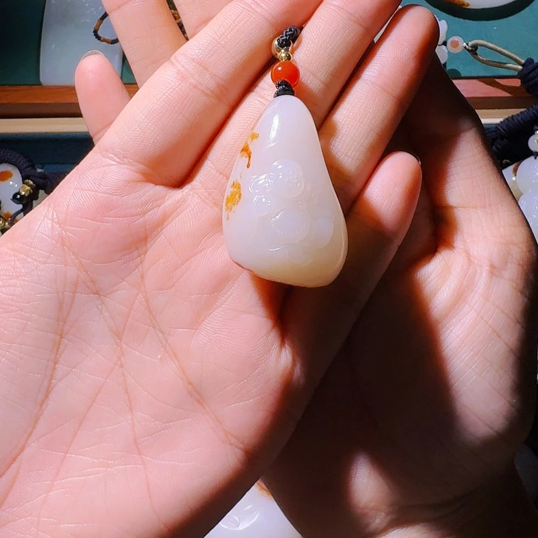 十***哥和田玉未镶嵌颈饰