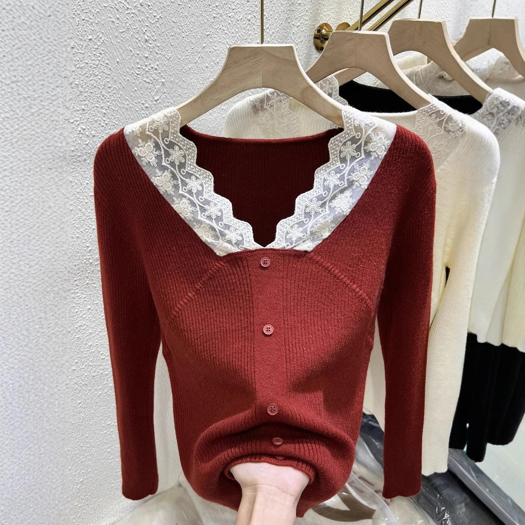 法式温柔风蕾丝v领针织打底衫女2025新款秋冬修身显瘦内搭短上衣
