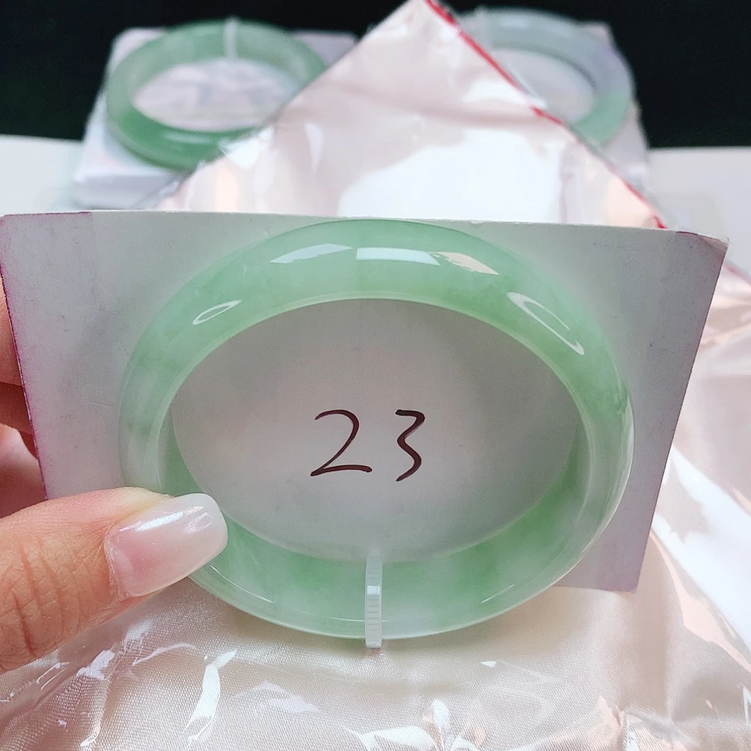 翡翠未镶嵌手镯 正圈56+