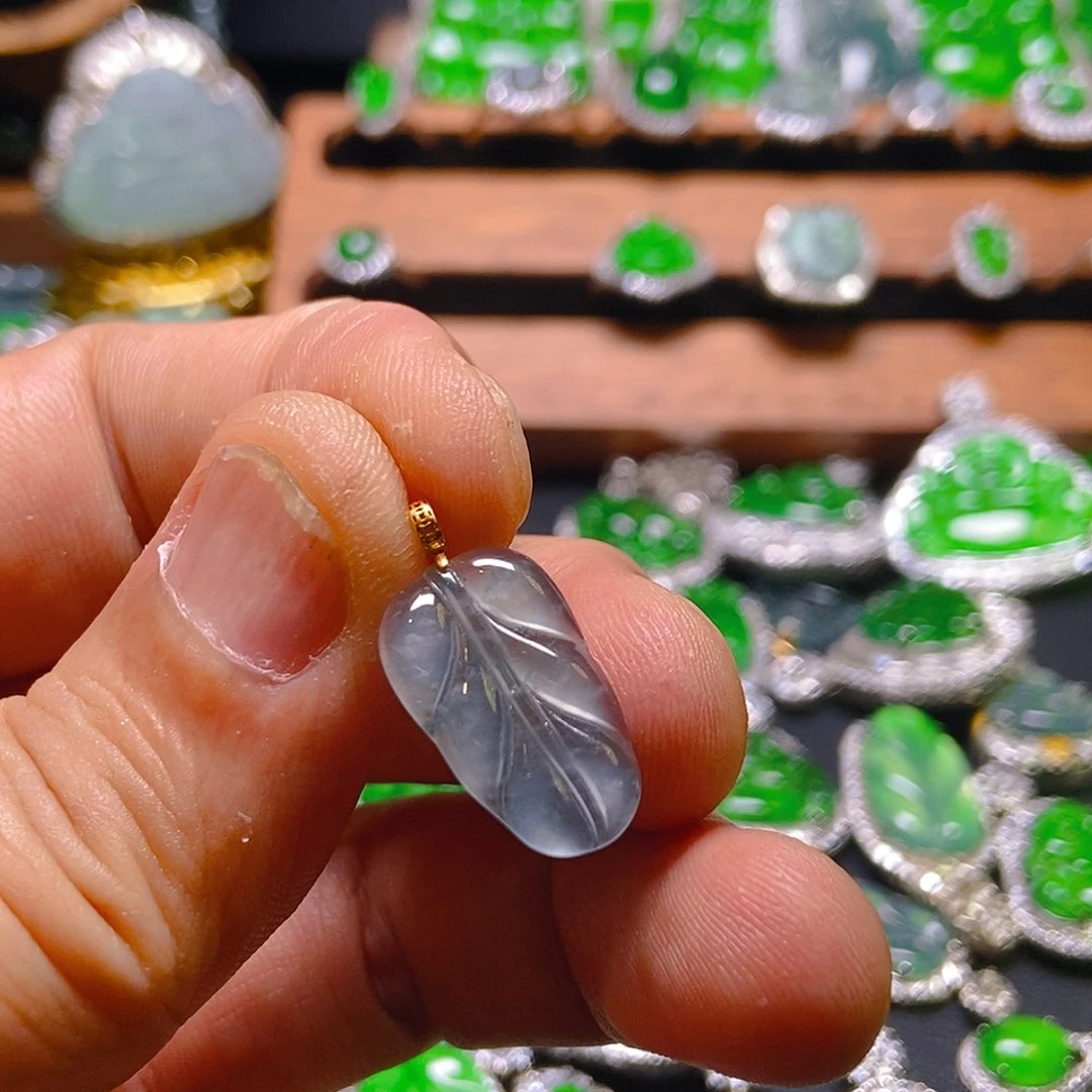 翡翠吊坠(不含链)18K金镶嵌320吊坠