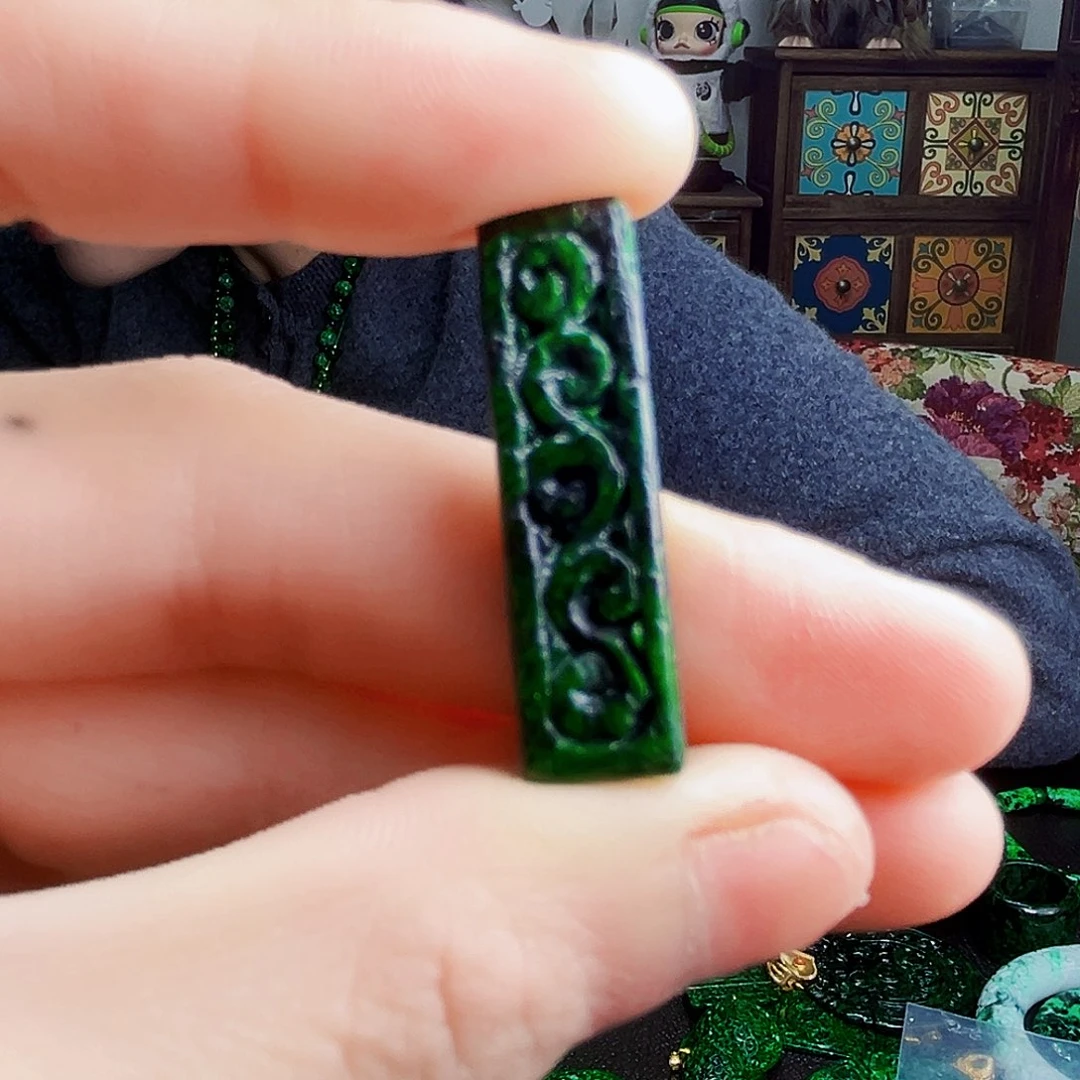 颈饰未镶嵌翡翠多样性