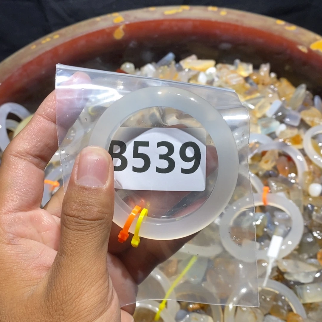 吃***挞手镯玛瑙/玉髓未镶嵌