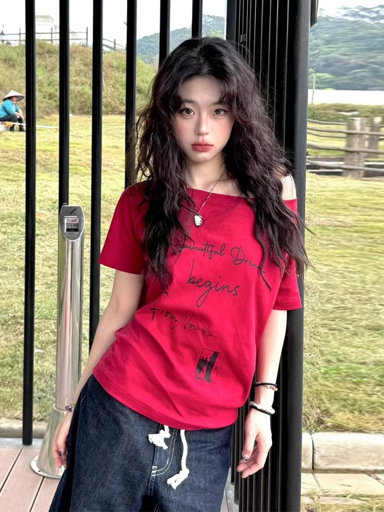 美式复古斜肩短袖女夏季字母印花红色t恤宽松显瘦辣妹露肩上衣潮