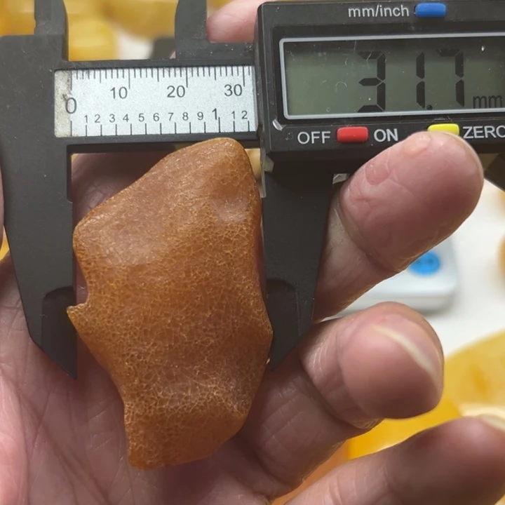 琥珀（矿物珀）未镶嵌裸石