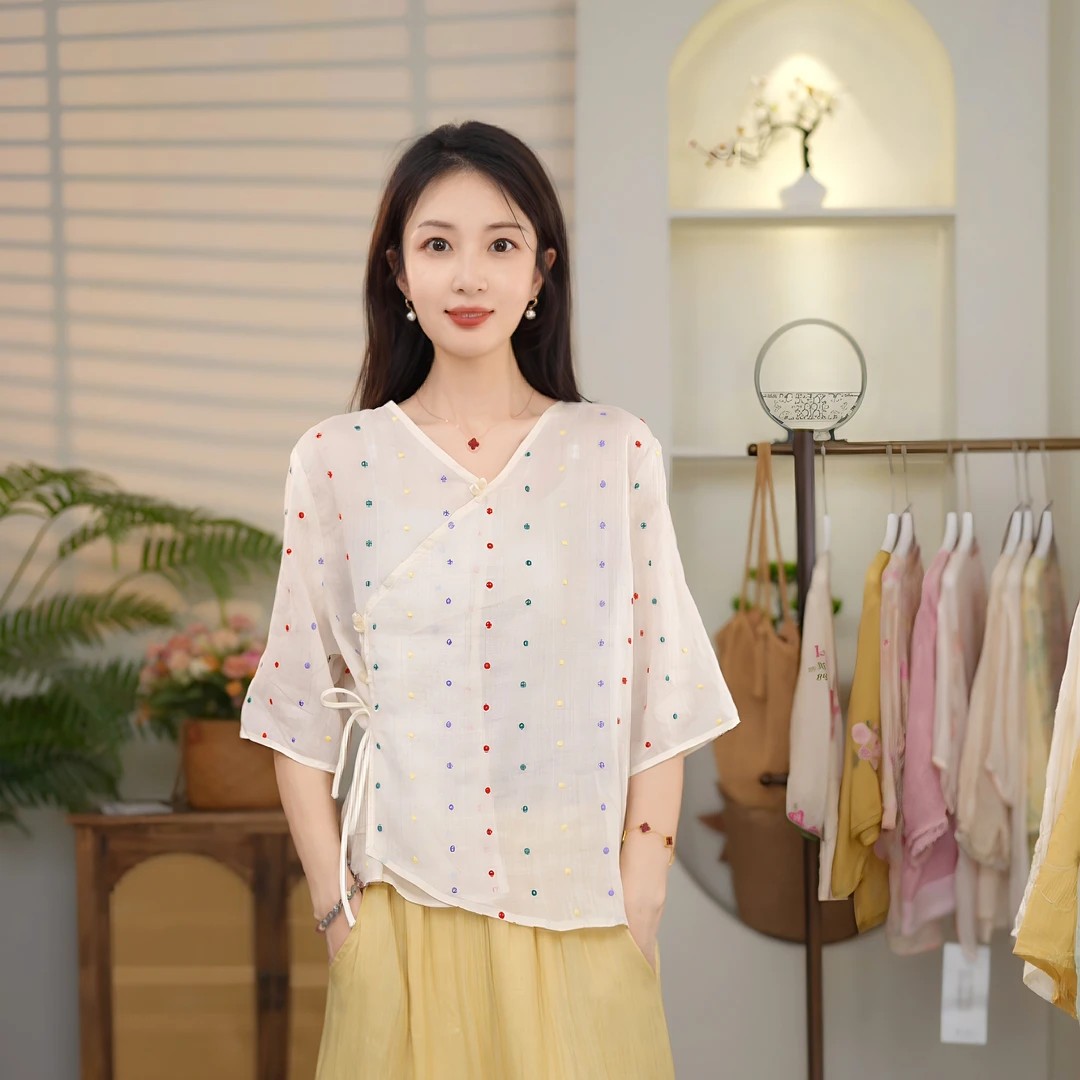 彩色波点刺绣斜襟新中式苎麻上衣夏季新款女衬衫文艺复古绣花小衫