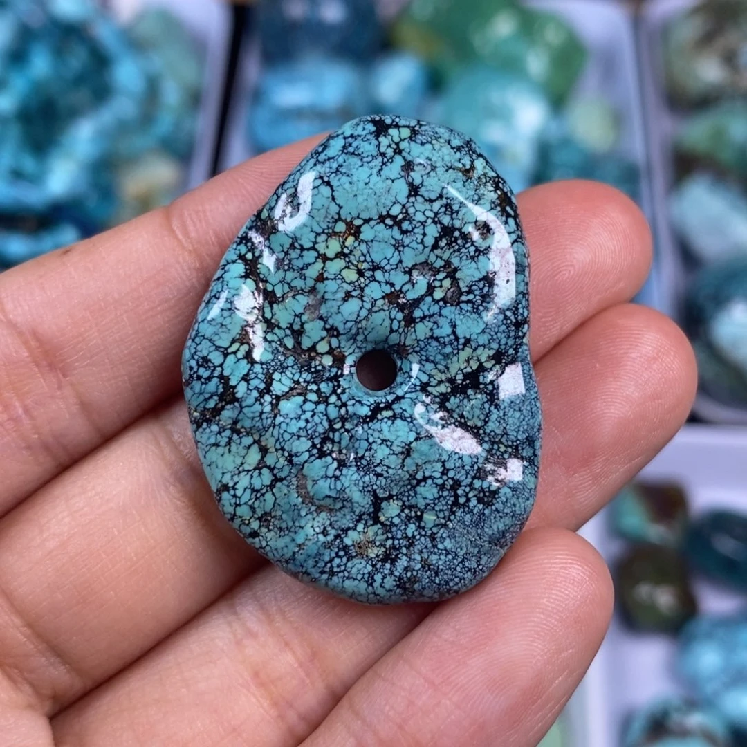 绿松石未镶嵌颈饰