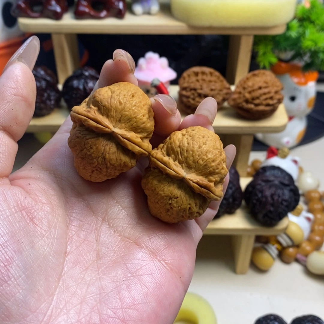 文玩核桃吊坠香妃元宝39