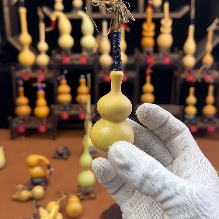 陶****葫芦笙等乐器的演奏