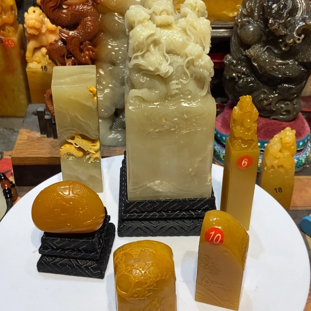 寿山石其他龙*北部田黄