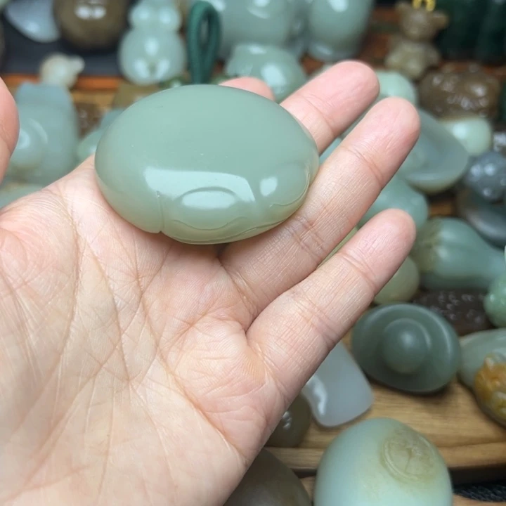 颈饰未镶嵌和田玉幸**猪