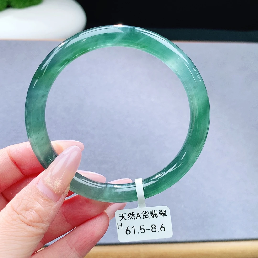 未镶嵌手镯（圆镯）翡翠