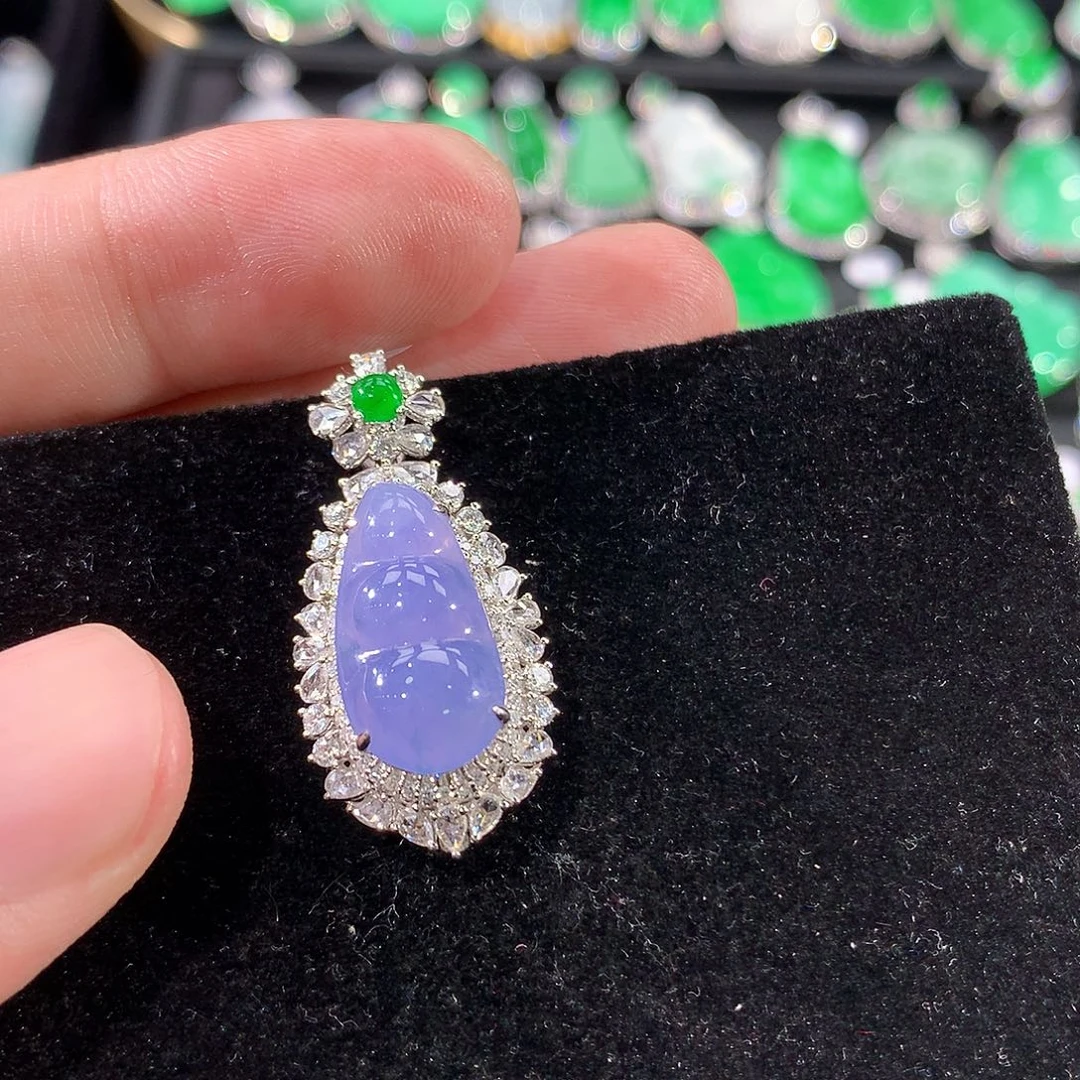 翡翠18K金镶嵌颈饰