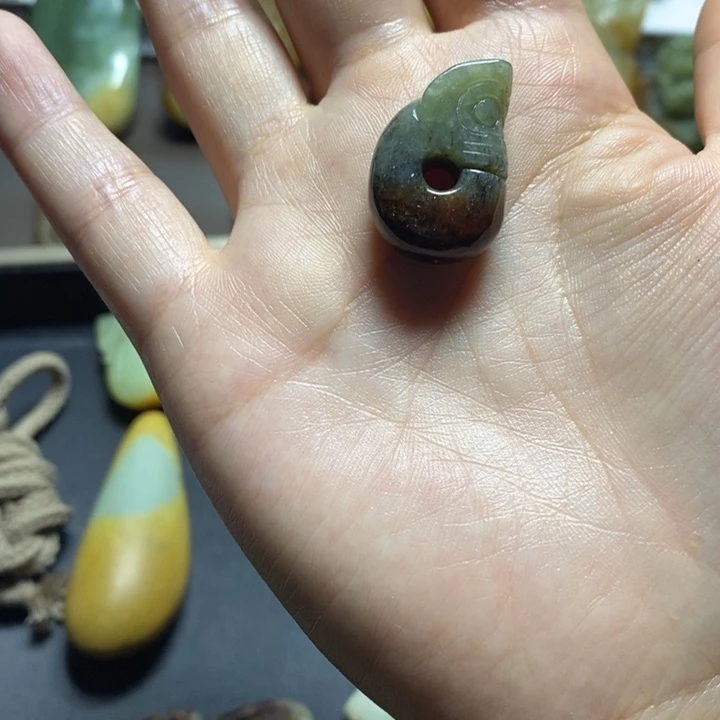 公***姆岫岩河磨玉（透闪石质玉）未镶嵌珠宝奇石