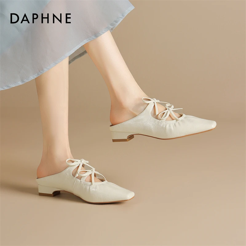 达芙妮女式时尚休闲百搭夏季外穿透气法式粗跟方头中跟时装凉鞋