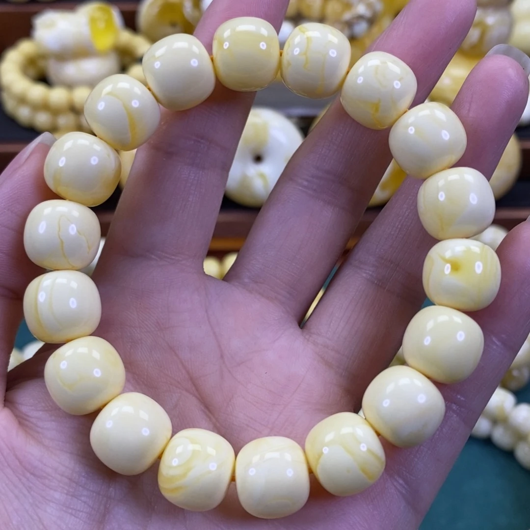 琥珀裸石未镶嵌同料手串