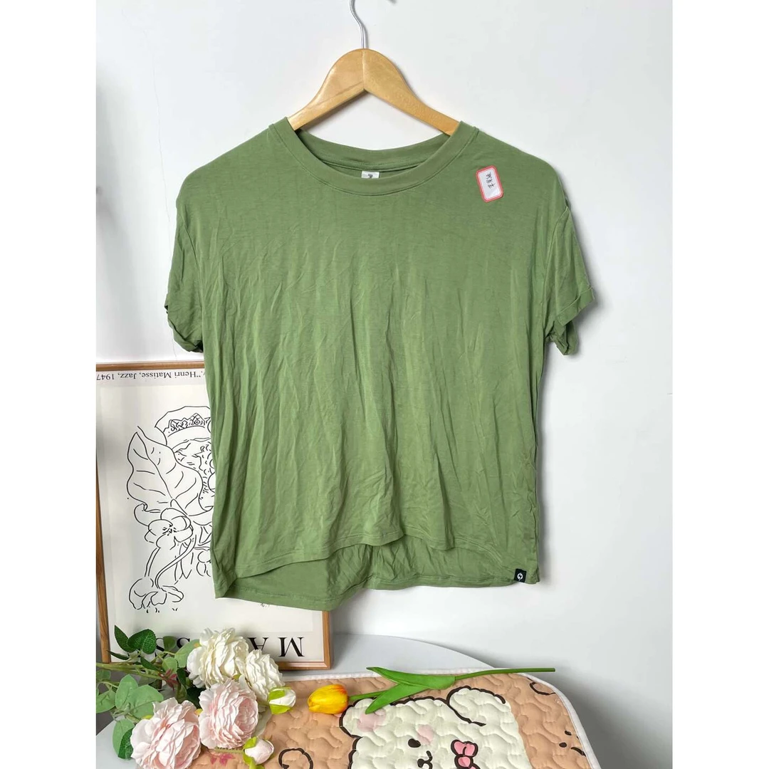 闪电牌~圆领纯色后拼接宽松休闲基础款运动撸铁健身短袖-21E