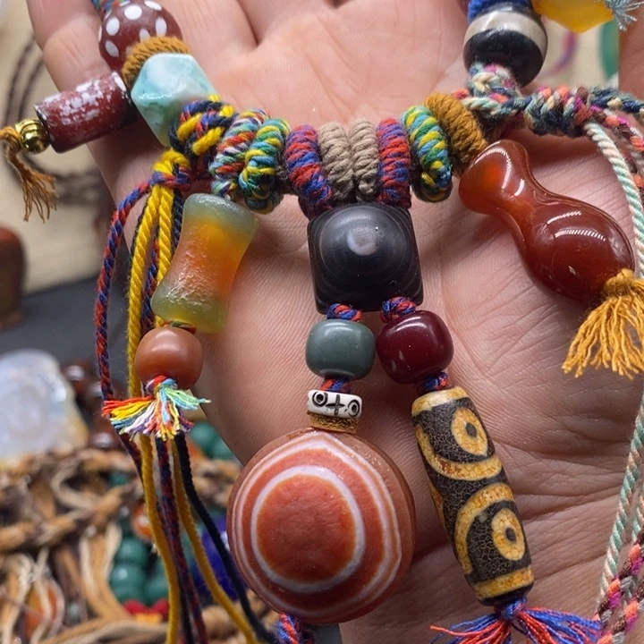 玛瑙/玉髓颈饰未镶嵌温**忆