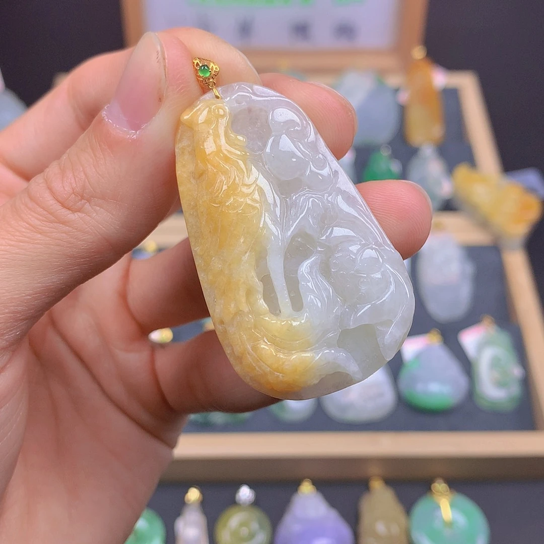 翡翠颈饰18K金镶嵌翡翠