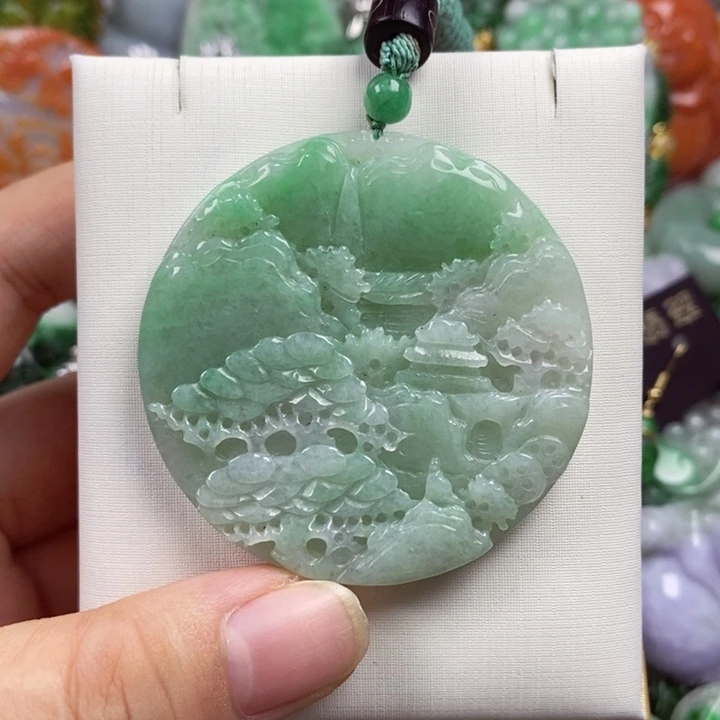 翡翠未镶嵌吊坠(赠链)