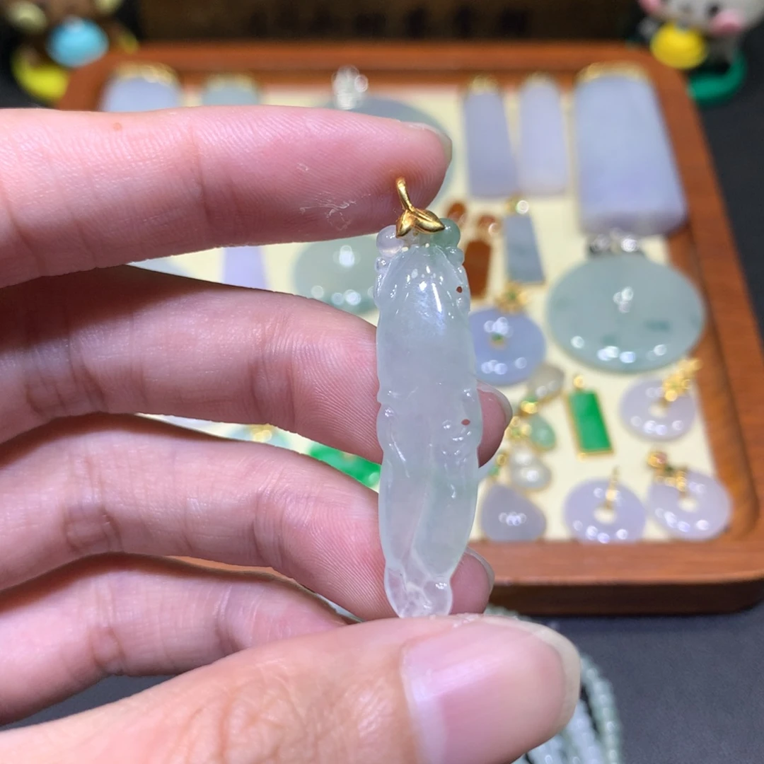 吊坠(不含链)18K金镶嵌翡翠