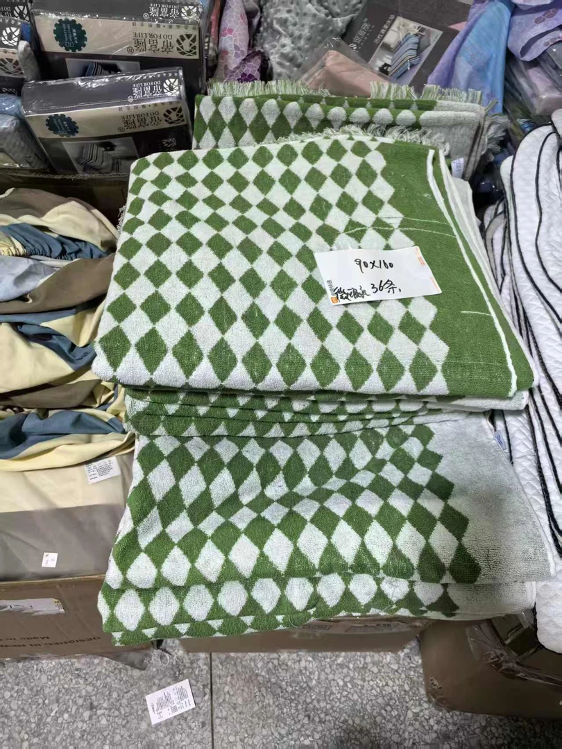 《厚广家》3楼90×160绿白菱形格全棉毛圈流苏浴巾 发1张微瑕疵