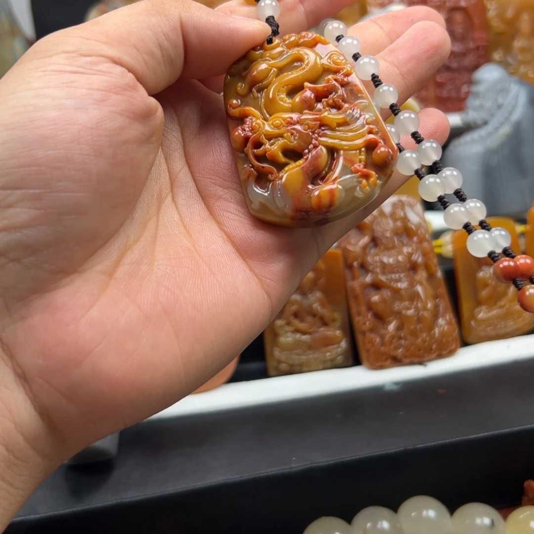 石英质玉（黄龙玉）未镶嵌黄龙玉