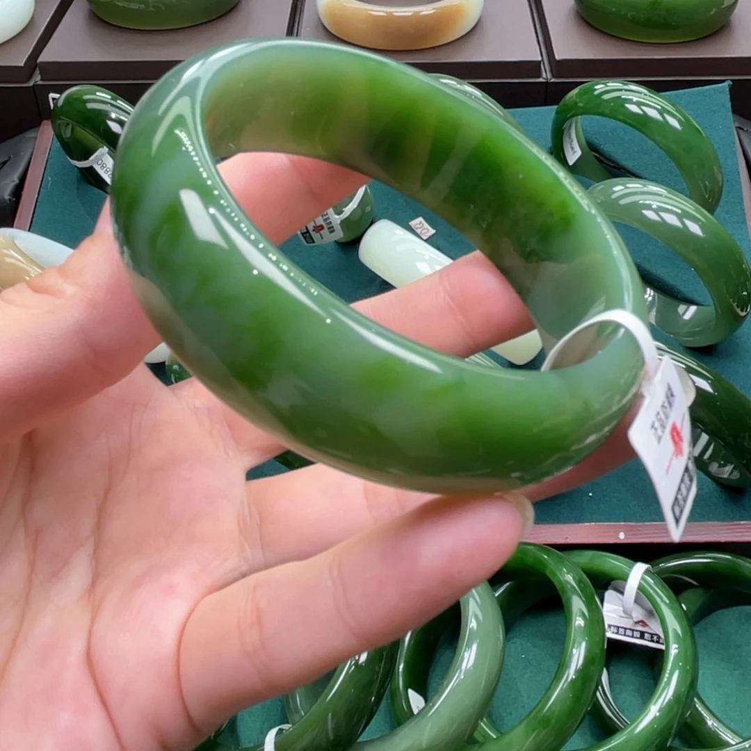 未镶嵌手镯和田玉（碧玉）