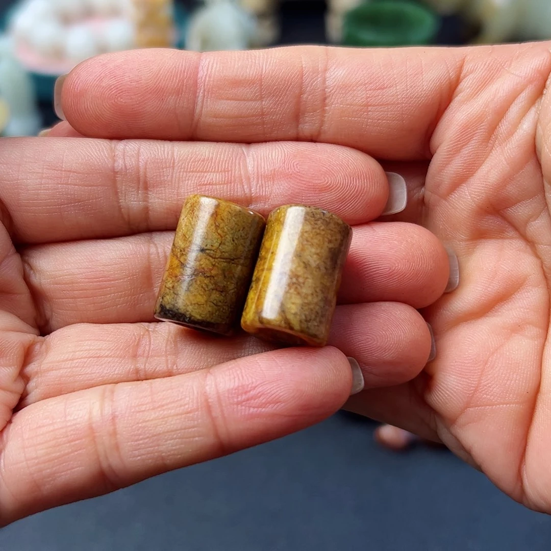 未镶嵌和田玉（糖玉）挂件云**扬