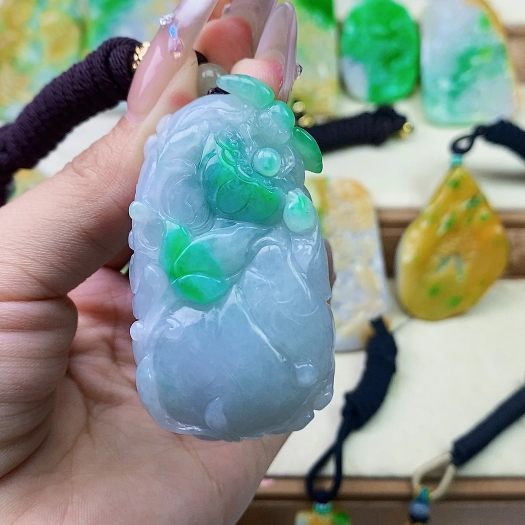 翡翠未镶嵌颈饰翡翠