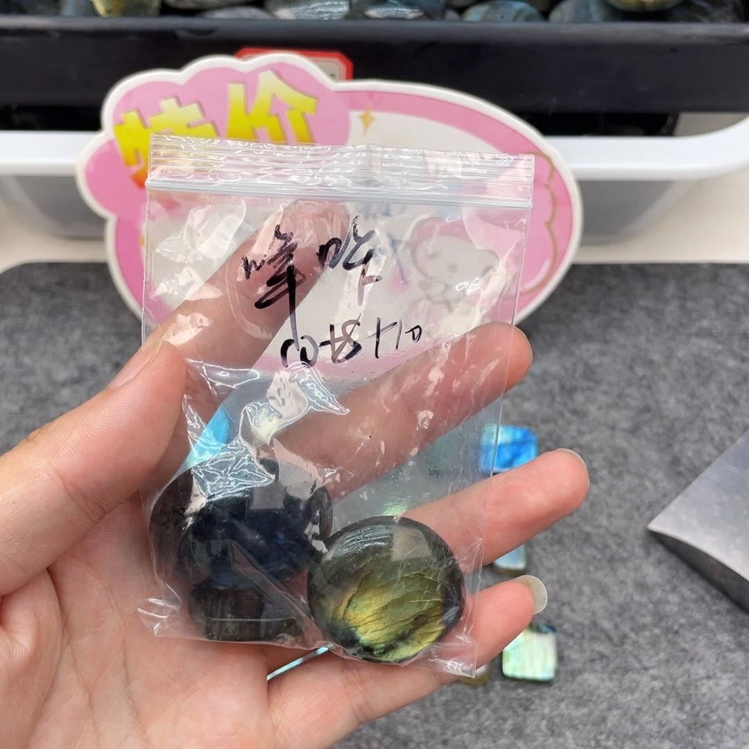 哔***咔银S925镶嵌颈饰长石