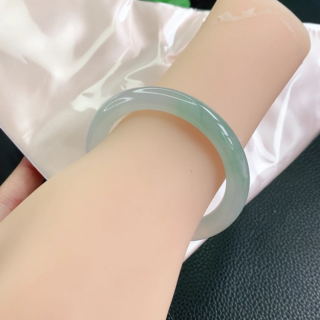 翡翠未镶嵌手镯53圈