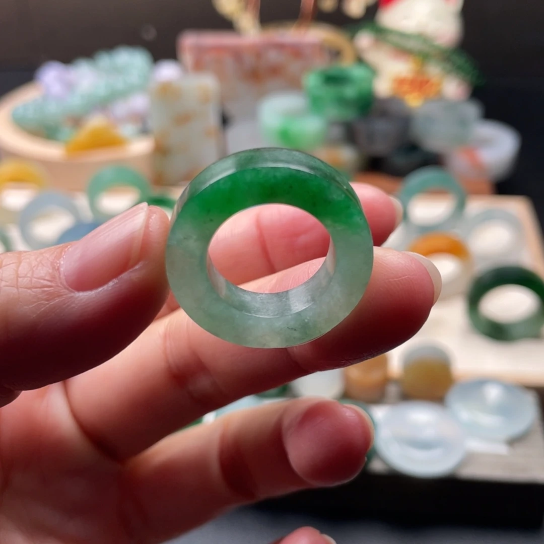 定制翡翠未镶嵌翡翠