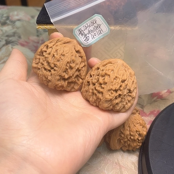 文玩核桃吊坠赵喜满南将石