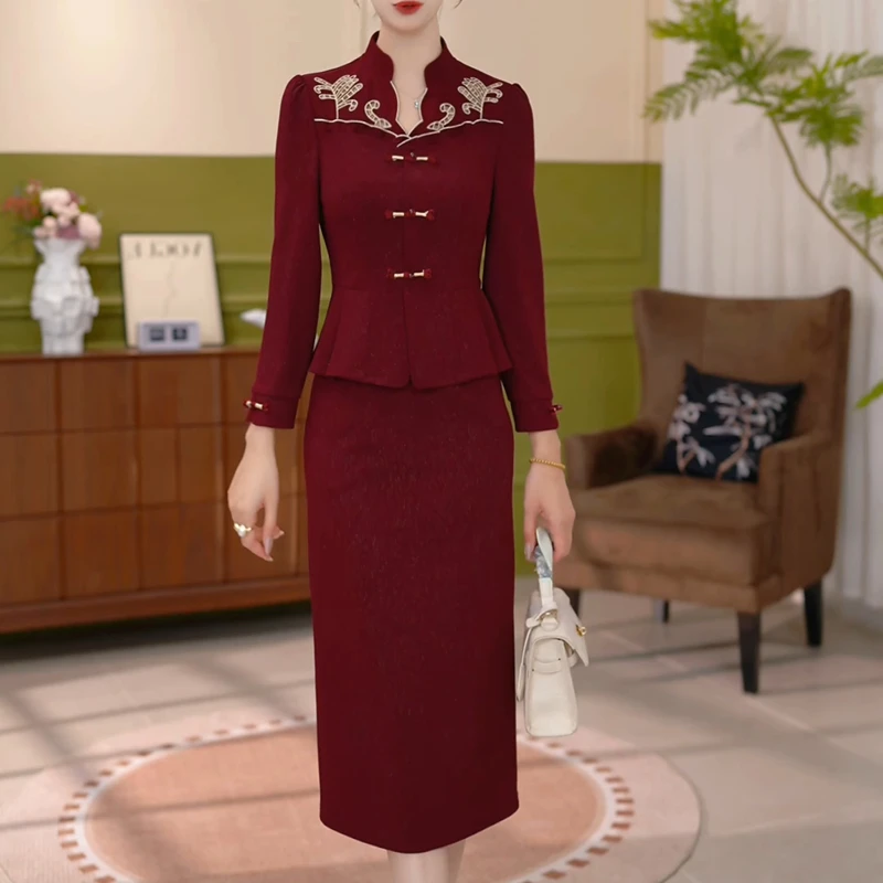 高端时尚气质复古刺绣连衣裙2025秋季新款显瘦遮肉减龄中长款裙子