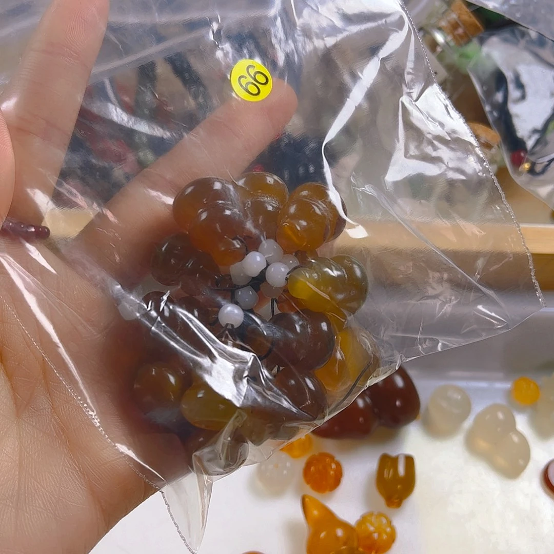 和田玉（糖玉）未镶嵌珠宝半成品蛋*妈