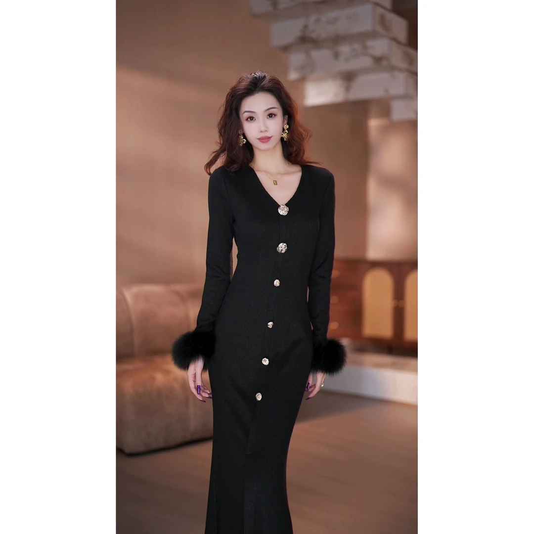 【宸相曦】墨袖鎏章秋冬款V领显瘦高级气质显高长款连衣裙-YL60271