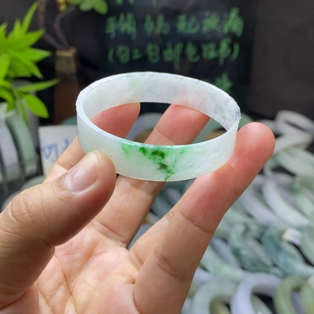 未镶嵌手镯定制翡翠