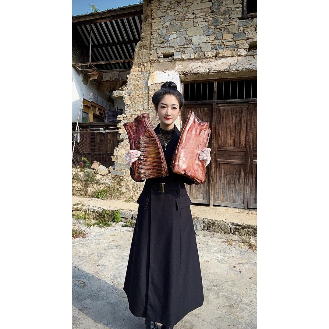 【3.5斤带皮土猪腊排骨正宗柴火烟熏精品腊味具体赠品以直播间为准