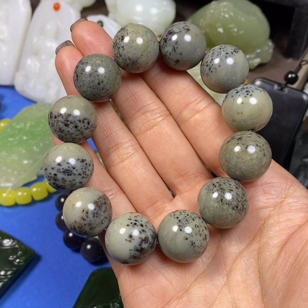 和田玉手串未镶嵌可**豆