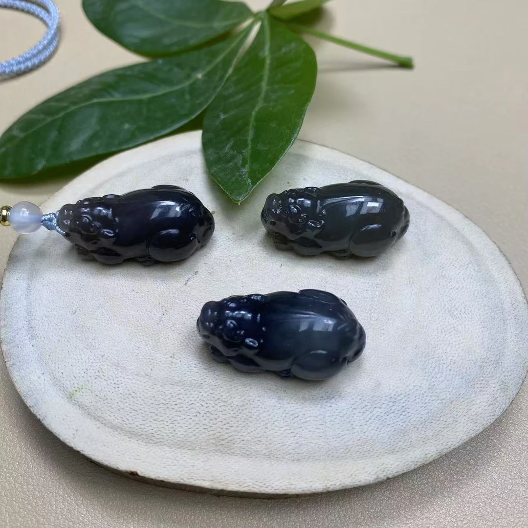 YY2827天然和田玉烟紫貔貅吊坠多样性发其一