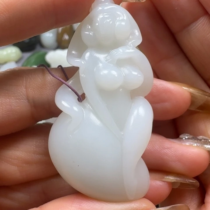 和田玉颈饰未镶嵌