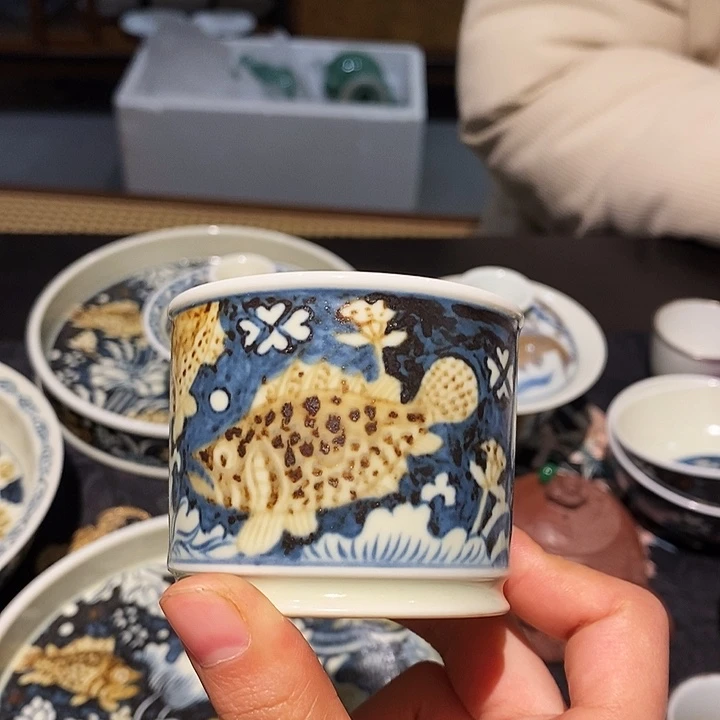 摆件陶青花釉里金杯
