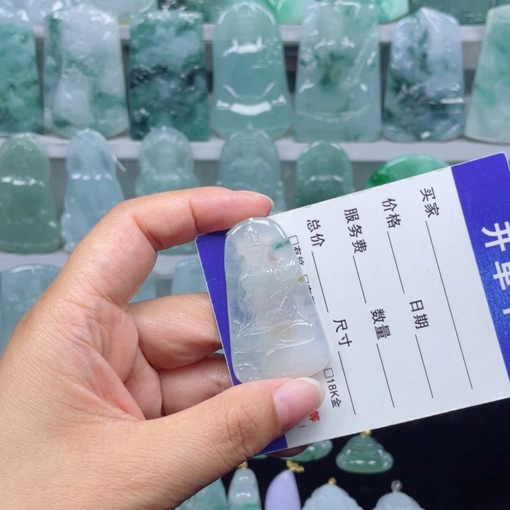 颈饰未镶嵌翡翠大势至菩萨