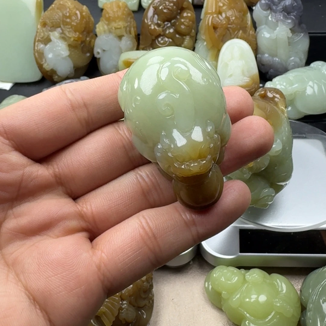 飏***飏和田玉未镶嵌把件