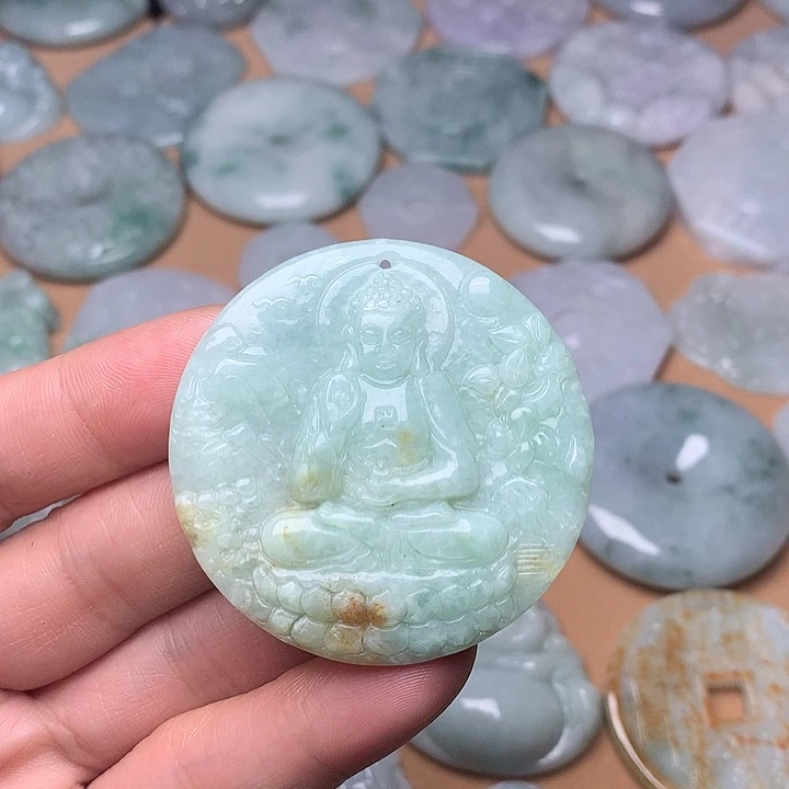 翡翠未镶嵌颈饰阿弥陀佛