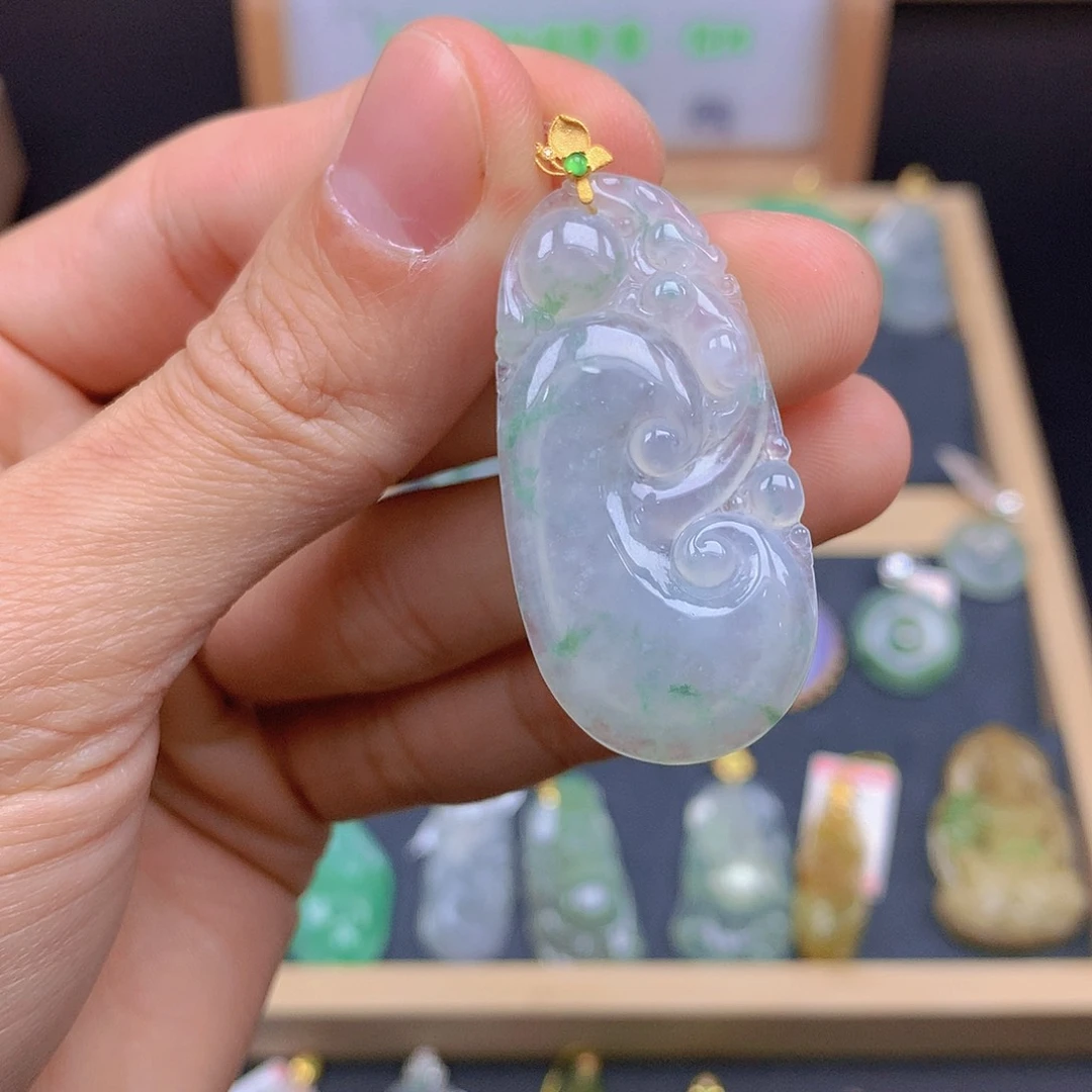 翡翠颈饰18K金镶嵌翡翠