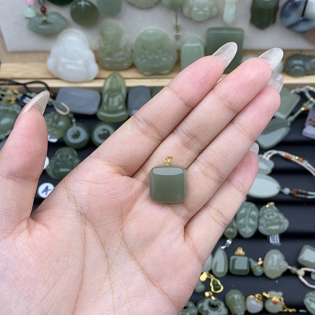 和田玉18K金镶嵌吊坠(不含链)